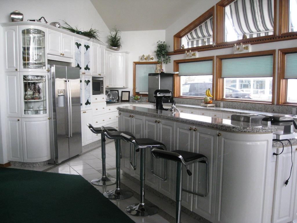 Rolling Hills Country Resort Bed And Breakfast Three Hills Экстерьер фото